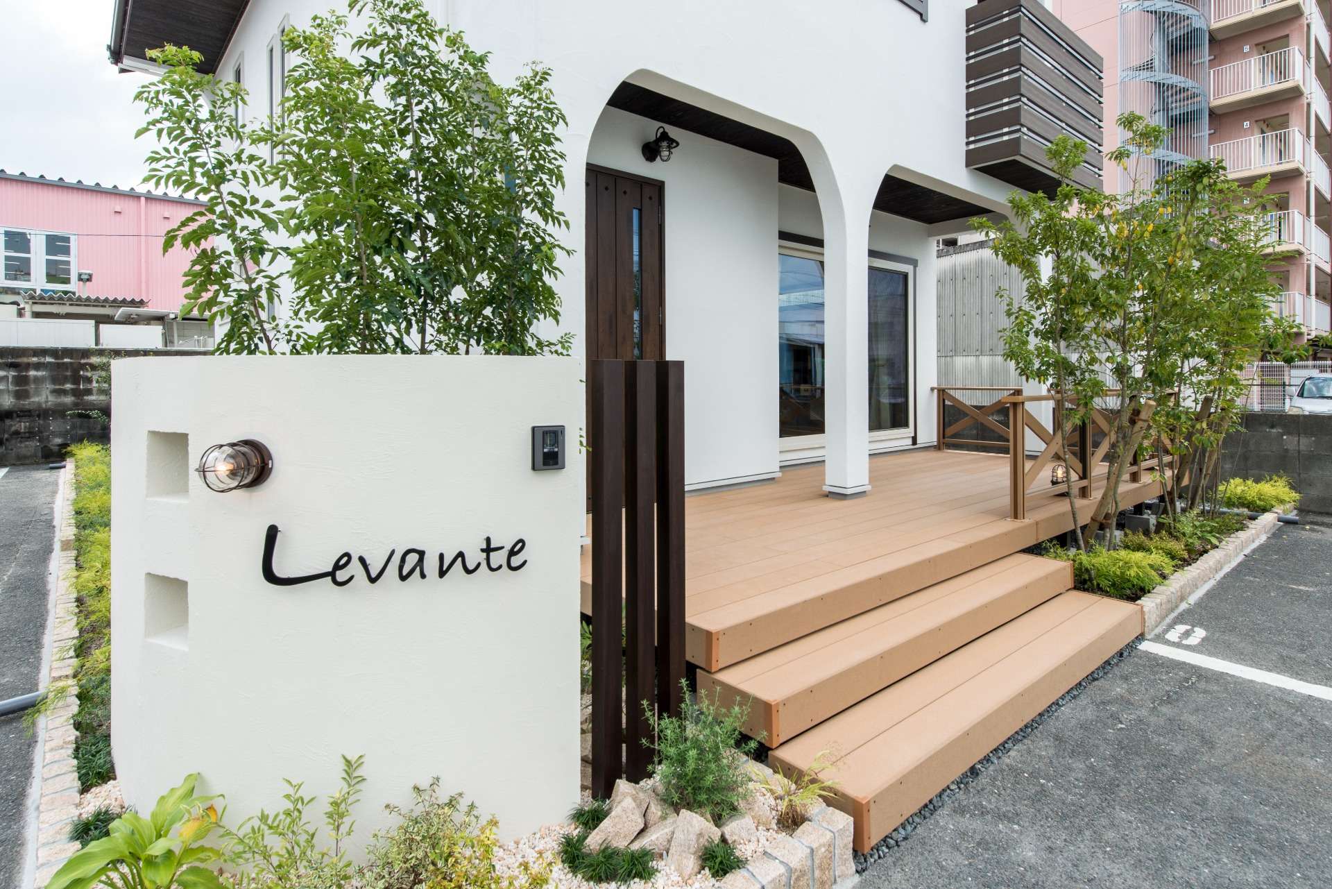 自然がデザインした「経年美の家」｜レバンテ